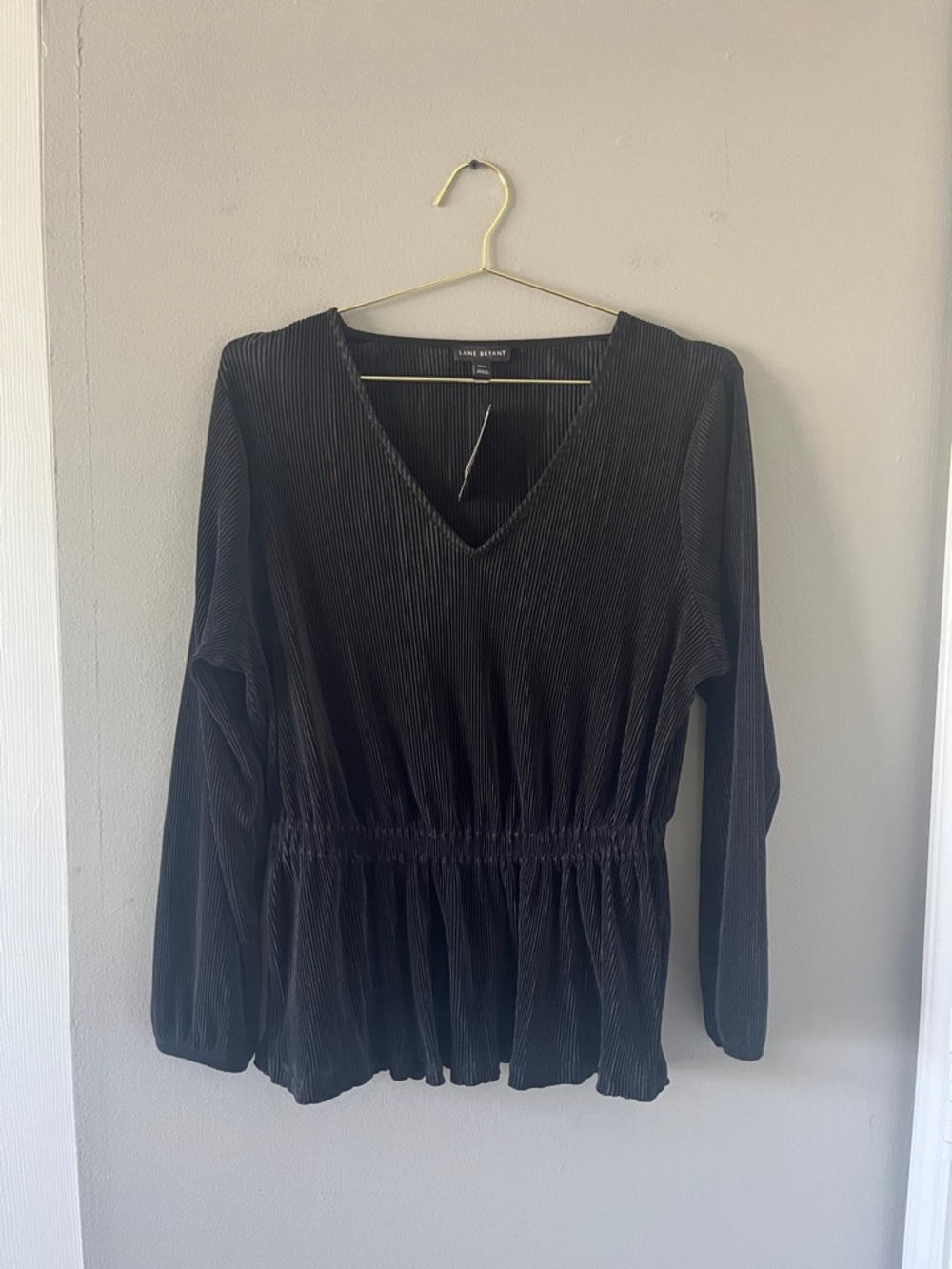 Lane Bryant Black V-Neck Pintuck Peplum Top